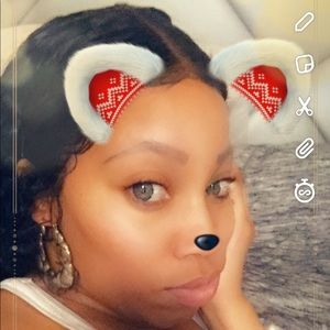 Meet your Posher, Elyse